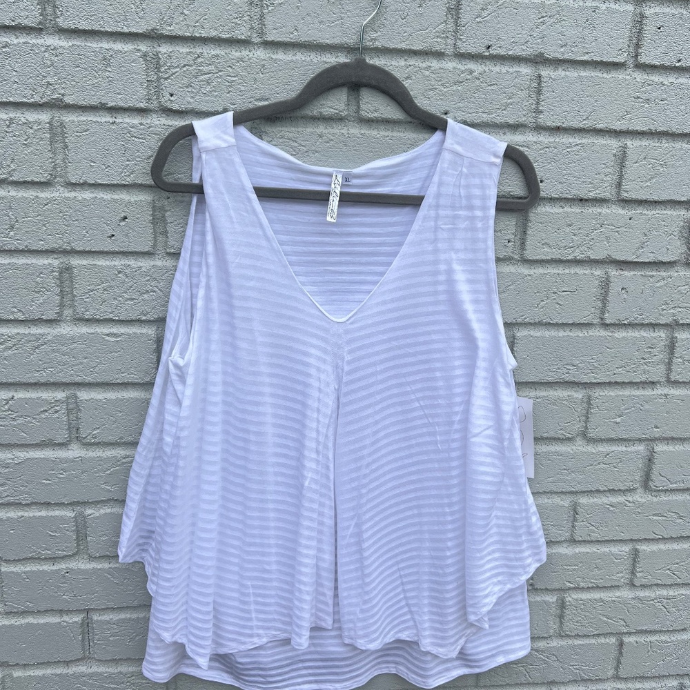 Lulu B XL sleeveless top